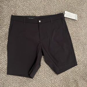 Lululemon commission short. 36